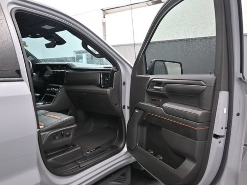 Used 2024 GMC Sierra 1500 AT4 w/ Technology Package AWD/4WD image 17