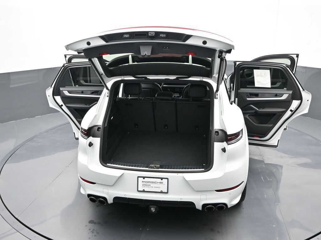 Certified 2025 Porsche Cayenne AWD/4WD image 27