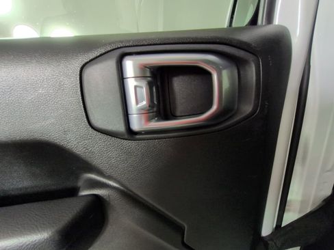 Certified 2024 Jeep Wrangler Unlimited Rubicon 4xe AWD/4WD image 32