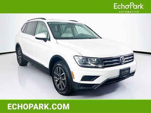 Used 2020 Volkswagen Tiguan SE w/ Panoramic Sunroof Package FWD image 1