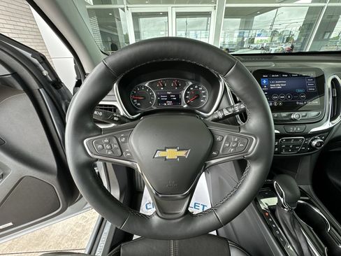 Used 2024 Chevrolet Equinox Premier AWD/4WD image 12