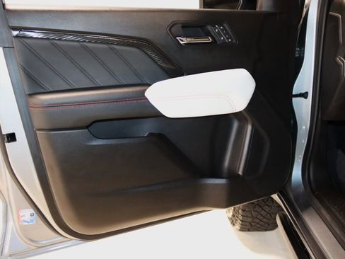 Used 2023 GMC Canyon AT4X image 43