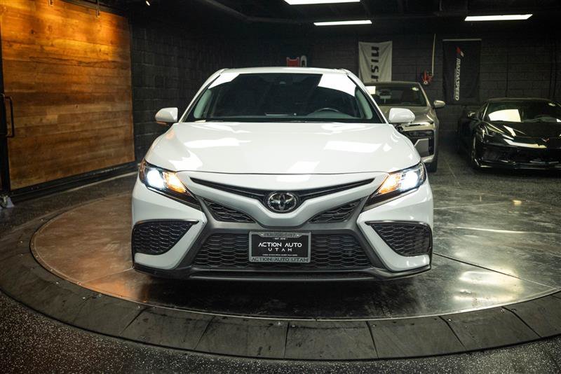 Used 2022 Toyota Camry SE FWD image 4