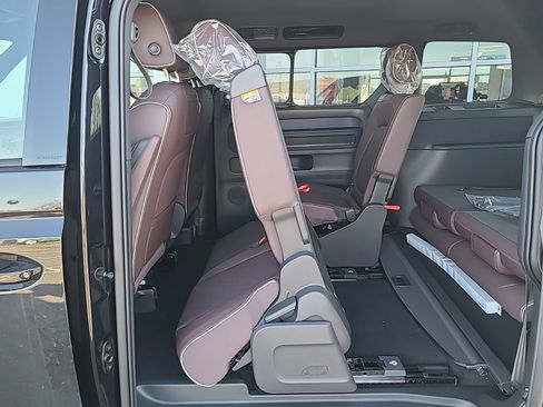 New 2025 Volkswagen ID. Buzz Pro S image 19