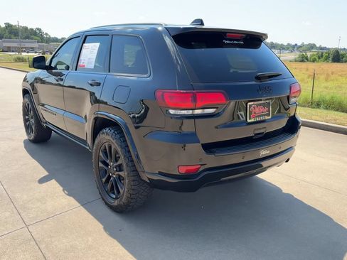 Used 2022 Jeep Grand Cherokee Laredo X RWD image 6