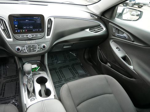 Used 2024 Chevrolet Malibu LT image 11