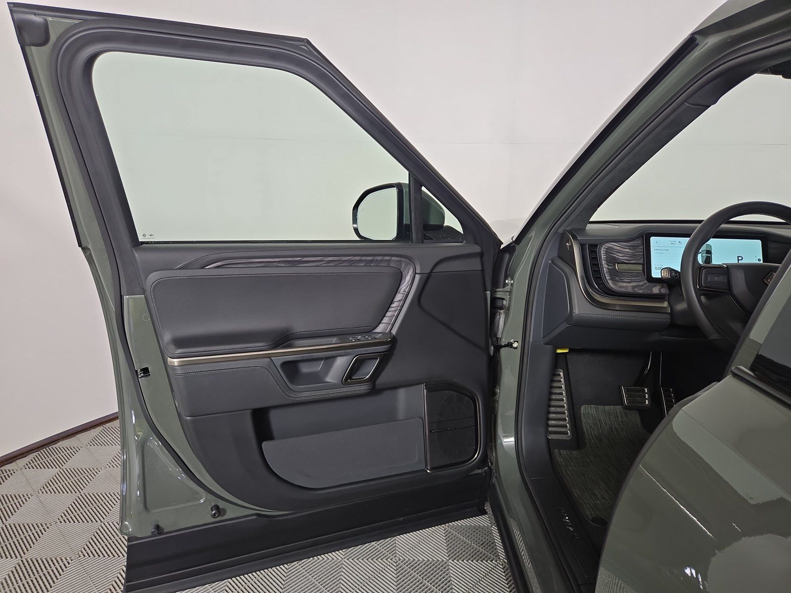 Used 2022 Rivian R1T Launch Edition AWD/4WD image 16