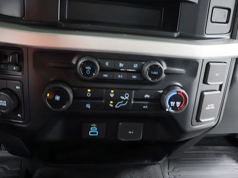 Used 2024 Ford F250 XLT w/ 360-Degree Camera Package AWD/4WD image 10