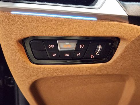 Used 2023 BMW 330i Sedan w/ Premium Package image 40