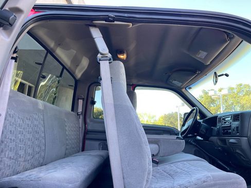 Used 2000 Ford F250 XLT image 16