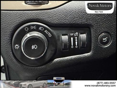 Used 2018 Jeep Cherokee Limited w/ Technology Group AWD/4WD image 22