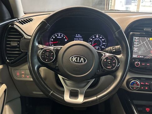 Used 2020 Kia Soul EX image 19