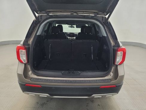 Used 2021 Ford Explorer XLT w/ Equipment Group 202A image 29