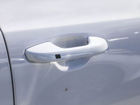 Used 2023 Kia Telluride EX w/ EX Captain's Chair Package image 13