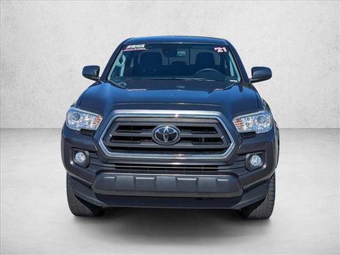 Used 2021 Toyota Tacoma SR5 AWD/4WD image 2