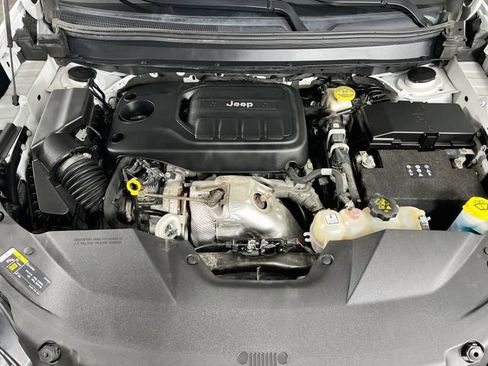 Used 2021 Jeep Cherokee High Altitude AWD/4WD image 29