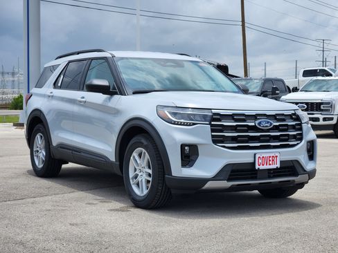 New 2026 Ford Explorer Active w/ Active Comfort Package RWD image 2