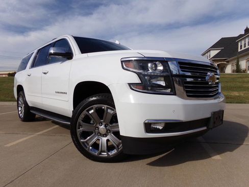 Used 2019 Chevrolet Suburban Premier image 2