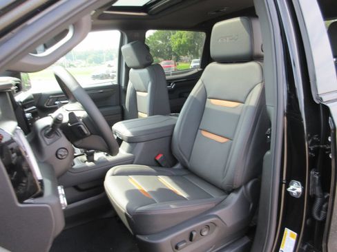 New 2026 GMC Sierra 1500 AT4 w/ AT4 Premium Package AWD/4WD image 14