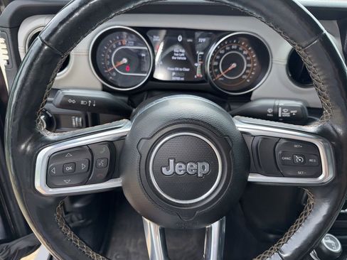 Used 2023 Jeep Gladiator Overland AWD/4WD image 13