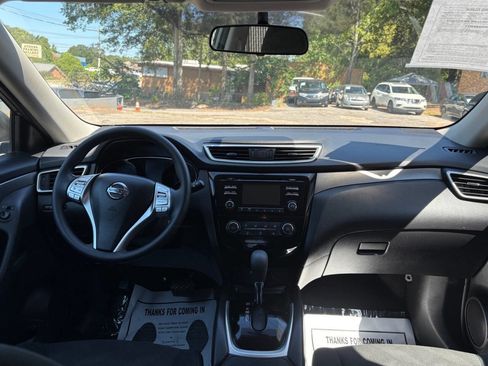 Used 2015 Nissan Rogue S w/ S Family Package image 18