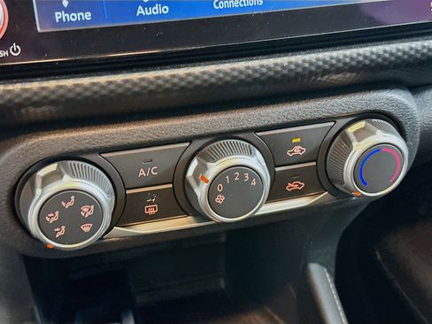 Used 2023 Nissan Kicks SV image 23