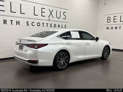 Used 2025 Lexus ES 300h w/ Premium Package FWD image 4