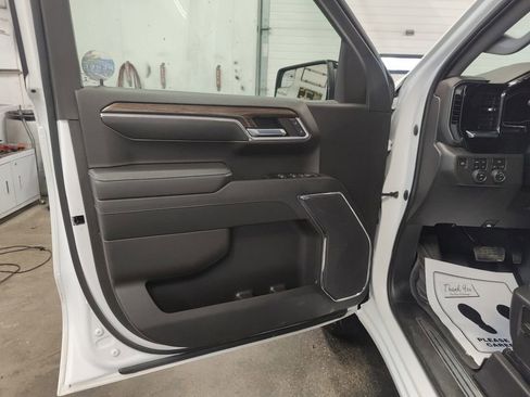 Used 2022 Chevrolet Silverado 1500 LT Trail Boss w/ Protection Package image 17