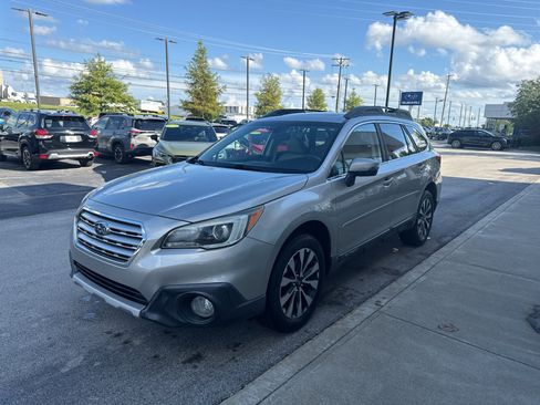 Used 2017 Subaru Outback 2.5i Limited AWD/4WD image 7