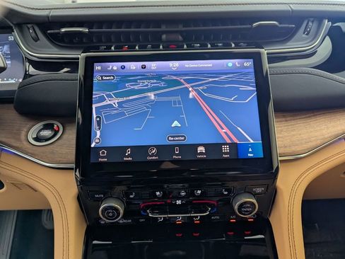 New 2025 Jeep Grand Cherokee Summit image 22