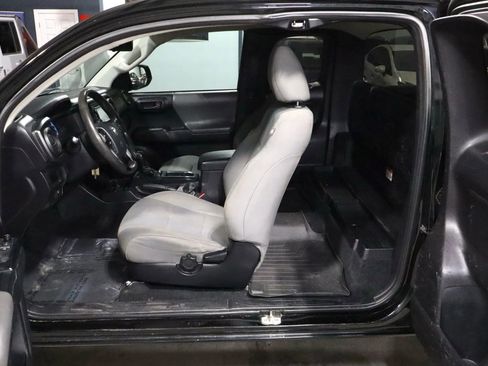 Used 2019 Toyota Tacoma SR image 12