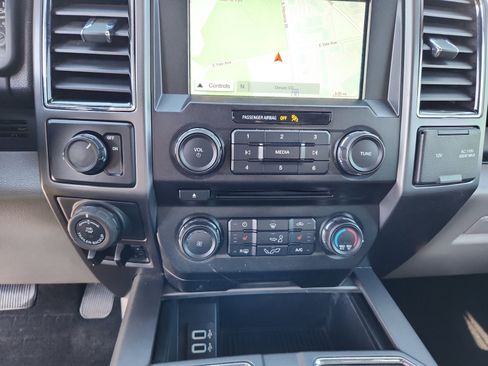 Used 2018 Ford F150 XLT w/ Equipment Group 302A Luxury image 12