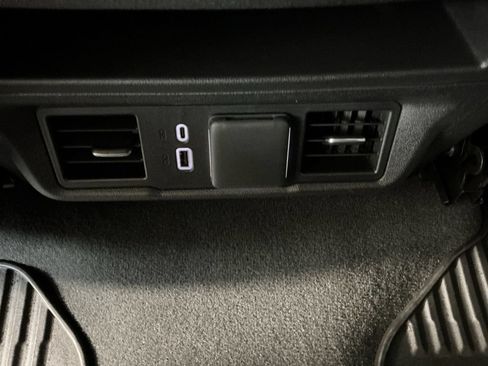 Used 2023 Chevrolet Silverado 1500 RST AWD/4WD image 13