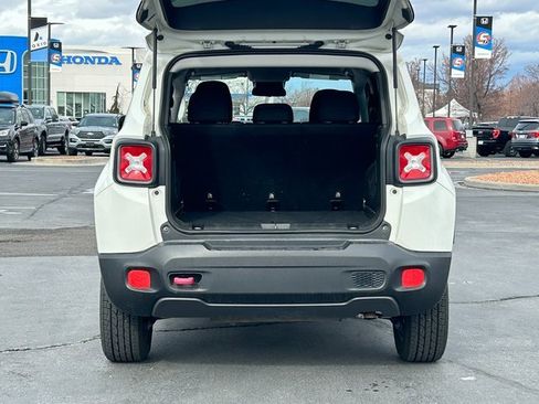 Used 2018 Jeep Renegade Trailhawk w/ Cold Weather Group II image 30