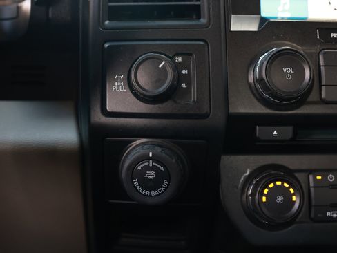 Used 2018 Ford F150 XL w/ Equipment Group 101A Mid image 39