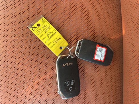 Used 2024 Kia Carnival SX Prestige image 38