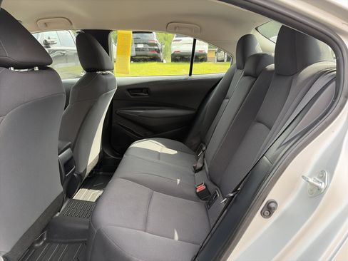 Used 2022 Toyota Corolla LE FWD image 11