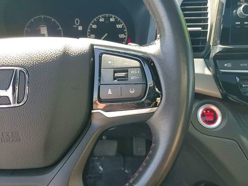 Used 2025 Honda Odyssey Sport-L image 16