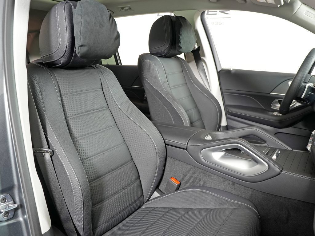 Used 2026 Mercedes-Benz GLS 450 4MATIC image 13