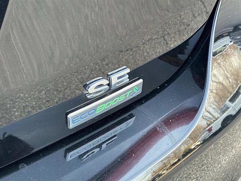 Certified 2018 Ford Focus SE w/ SE Appearance Package image 11