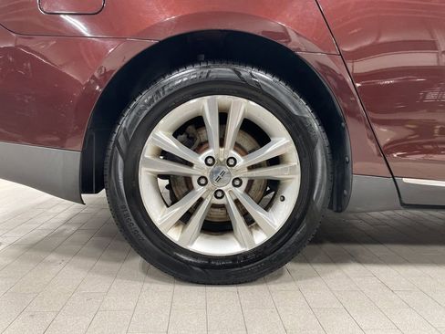 Used 2009 Lincoln MKS image 27