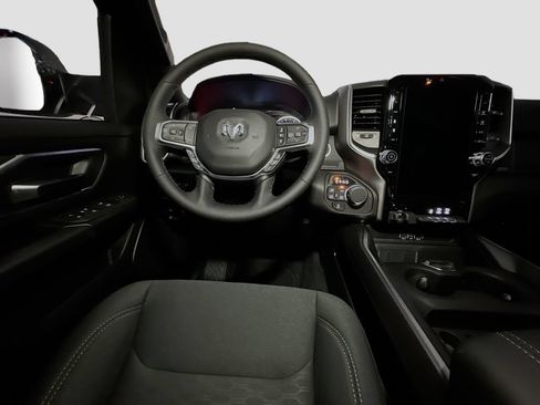 New 2026 RAM 1500 4x4 Crew Cab image 28
