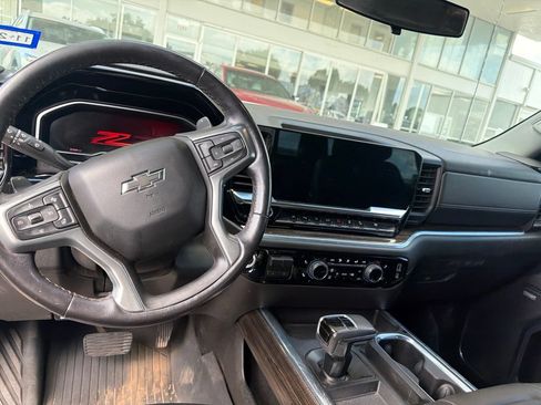 Used 2022 Chevrolet Silverado 1500 RST w/ Convenience Package II AWD/4WD image 10