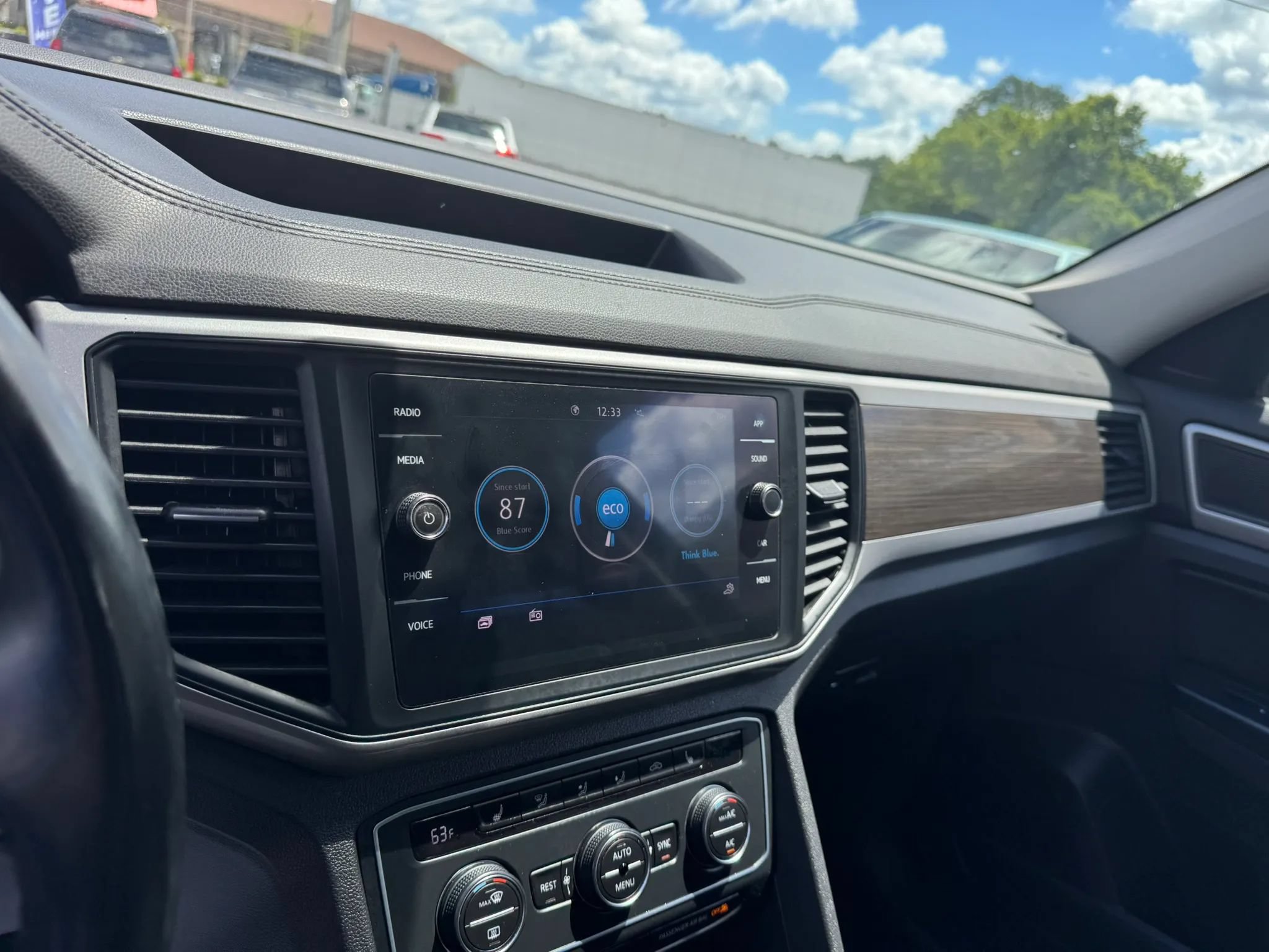 Used 2020 Volkswagen Atlas SE w/ Panoramic Sunroof Package FWD image 17