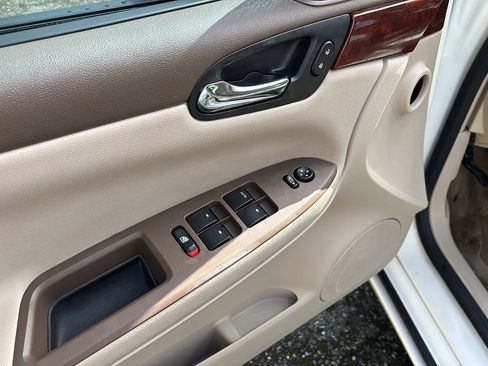 Used 2007 Chevrolet Impala LT image 23