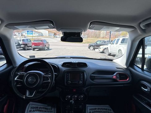 Used 2016 Jeep Renegade Trailhawk w/ Cold Weather Group image 32