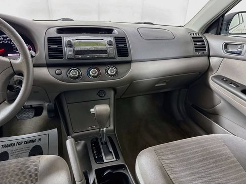 Used 2005 Toyota Camry FWD image 26