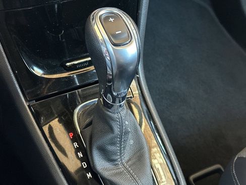 Used 2021 Buick Encore Preferred FWD image 21