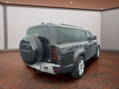 Used 2023 Land Rover Defender 130 First Edition image 8