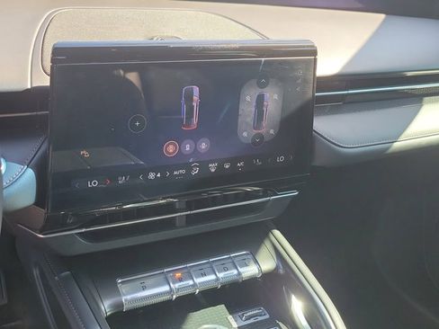 Certified 2024 Lincoln Nautilus Premier w/ Jet Appearance Package image 31